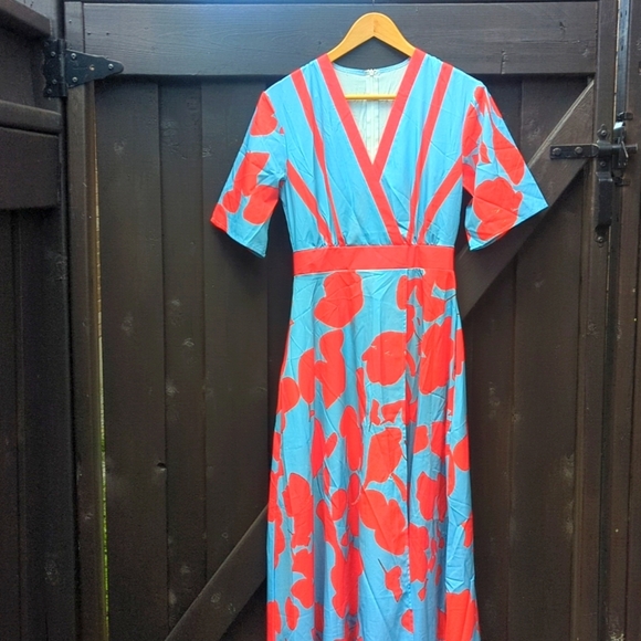 Women's Vibrant Temperament V-neck Floral dress. Short Sleeved Size Small BNWOT - Picture 6 of 9